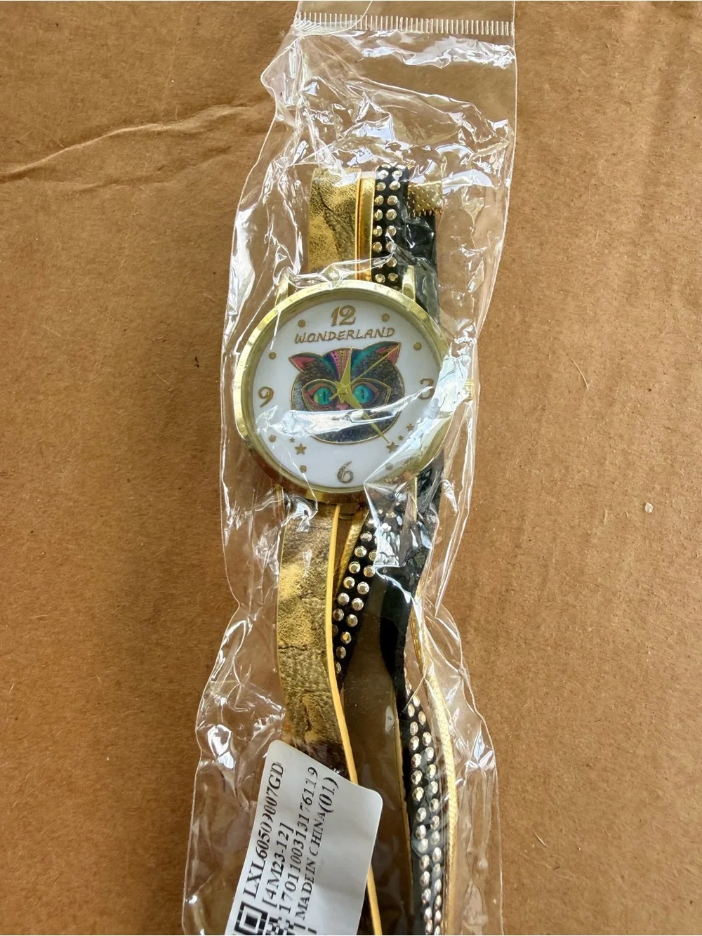 WONDERLAND Gold and Black Cat Face Wrap Watch